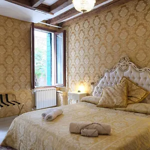 la-residenza-di-carlo.hotelslidodijesolo.com/
